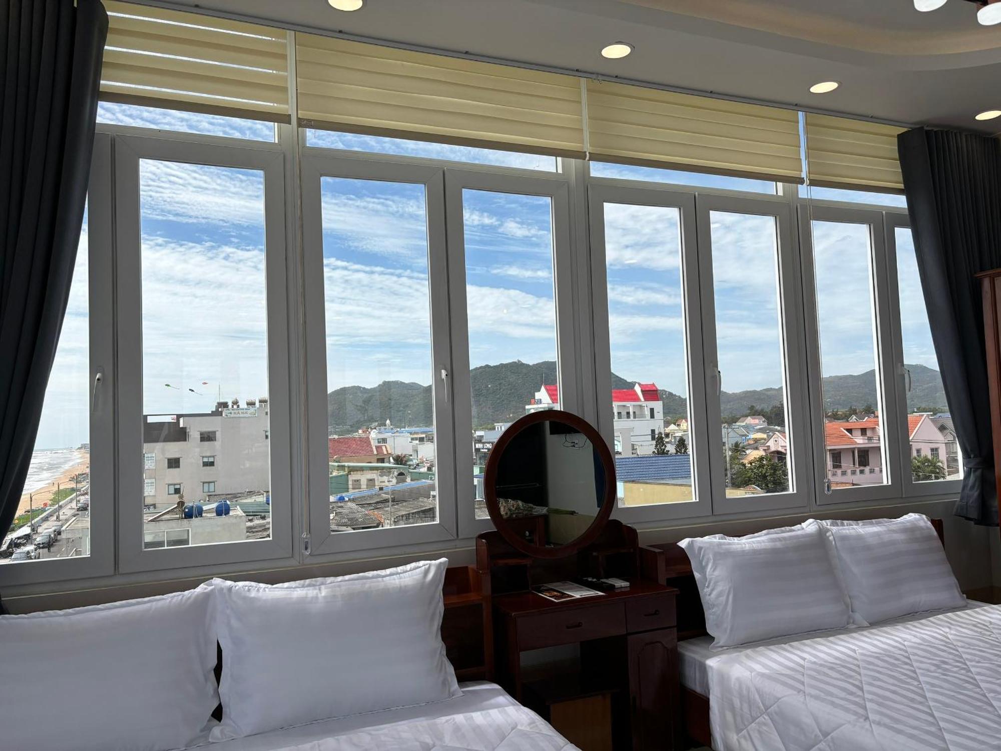 Hotel Khach San A68 à Long My Extérieur photo